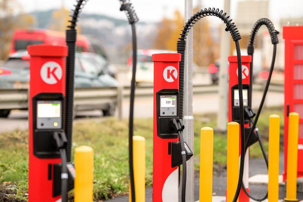 Kempower ja Circle K solmivat laajennetun yhteistyösopimuksen latauspalveluista ympäri Eurooppaa
