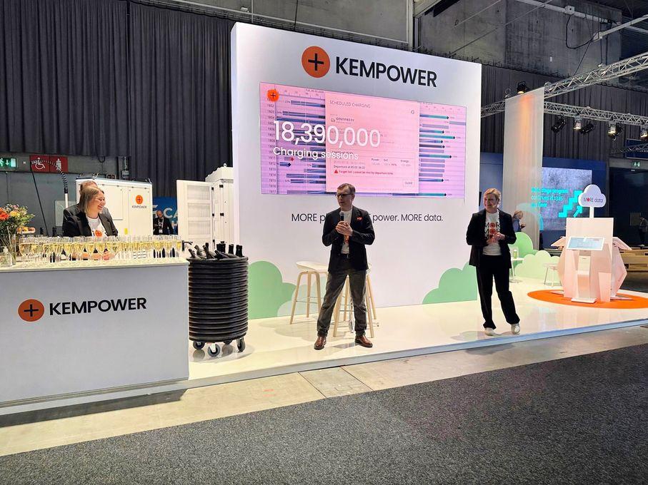 Kempower lanseerasi päivitetyn latausratkaisun Nordic EV Summit -tapahtumassa, Oslossa.