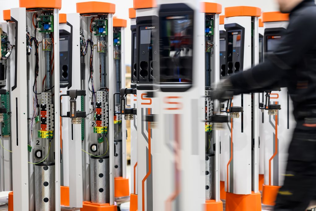 In addition to assembly lines, Kempower's new facilities in Lahti, covering an area of ​​10,300 square meters, include a laboratory, test and demo charging fields and an office space. (Photo credits: Kempower)